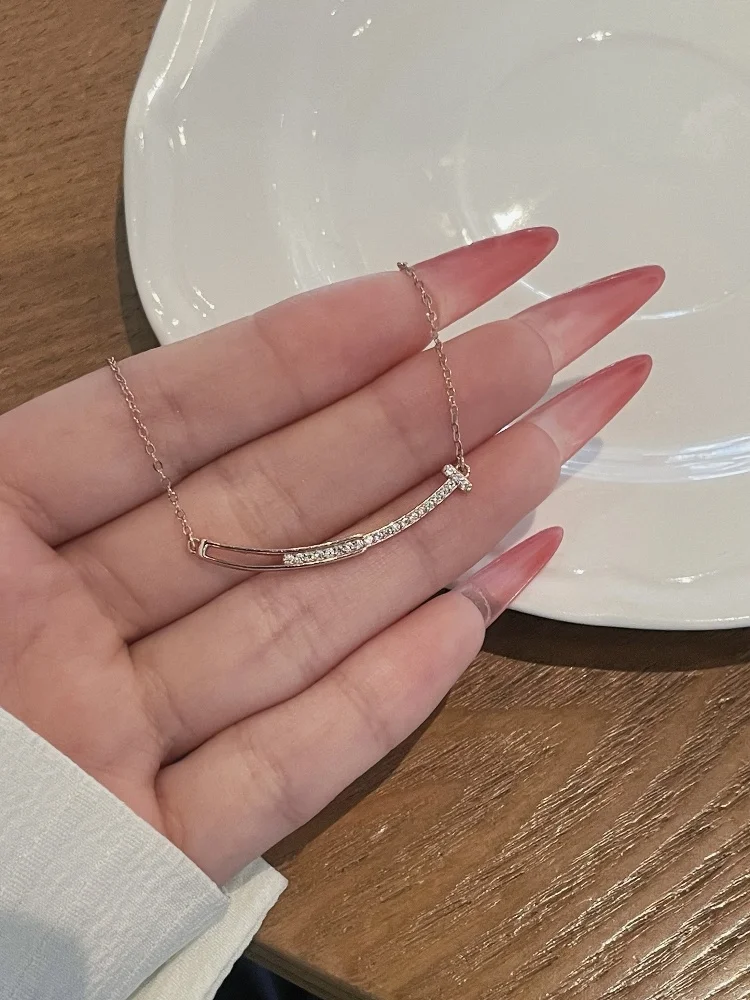 999純銀製微笑ネックレス：シンプルで高品質な女性向けギフトアクセサリー