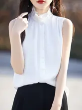 サテン仕立てのストレッチノースリーブブラウス【春夏用・立襟・フリル付き】