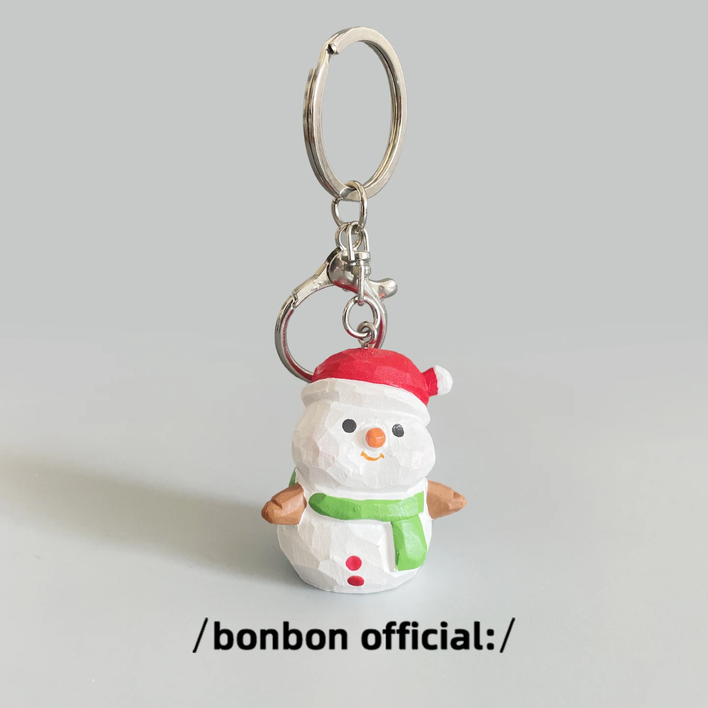 手作り木製スノーマンキーホルダー：クリスマスギフトや日常送礼に最適な可愛さと実用性