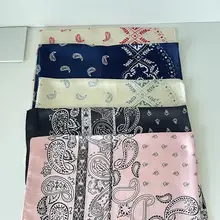 レトロなカシューナッツ柄シルクスカーフ【春夏用・ストリートスタイル・ヘアアクセサリー】