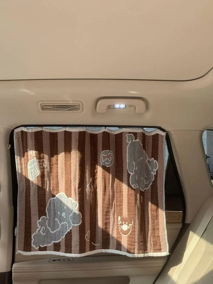 光るカーテンと蓄光カーテンの違いは？赤ちゃん用車載サンシェードで解決できる本当の悩みとは？