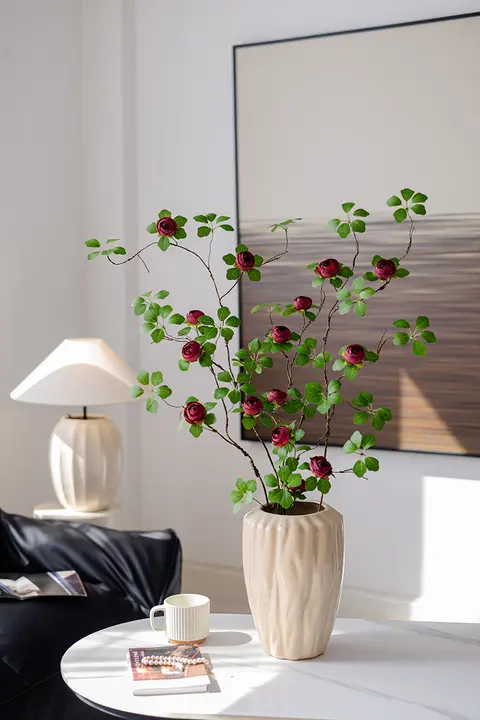 リアルな高枝サンチャ花のつぼみの花束 偽の花 室内テーブル装飾 籐製の花かご