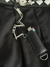 高級感のあるシンプルなデザイン！個性的な金属チェーン付きキーリング【赤と青のアクセント】