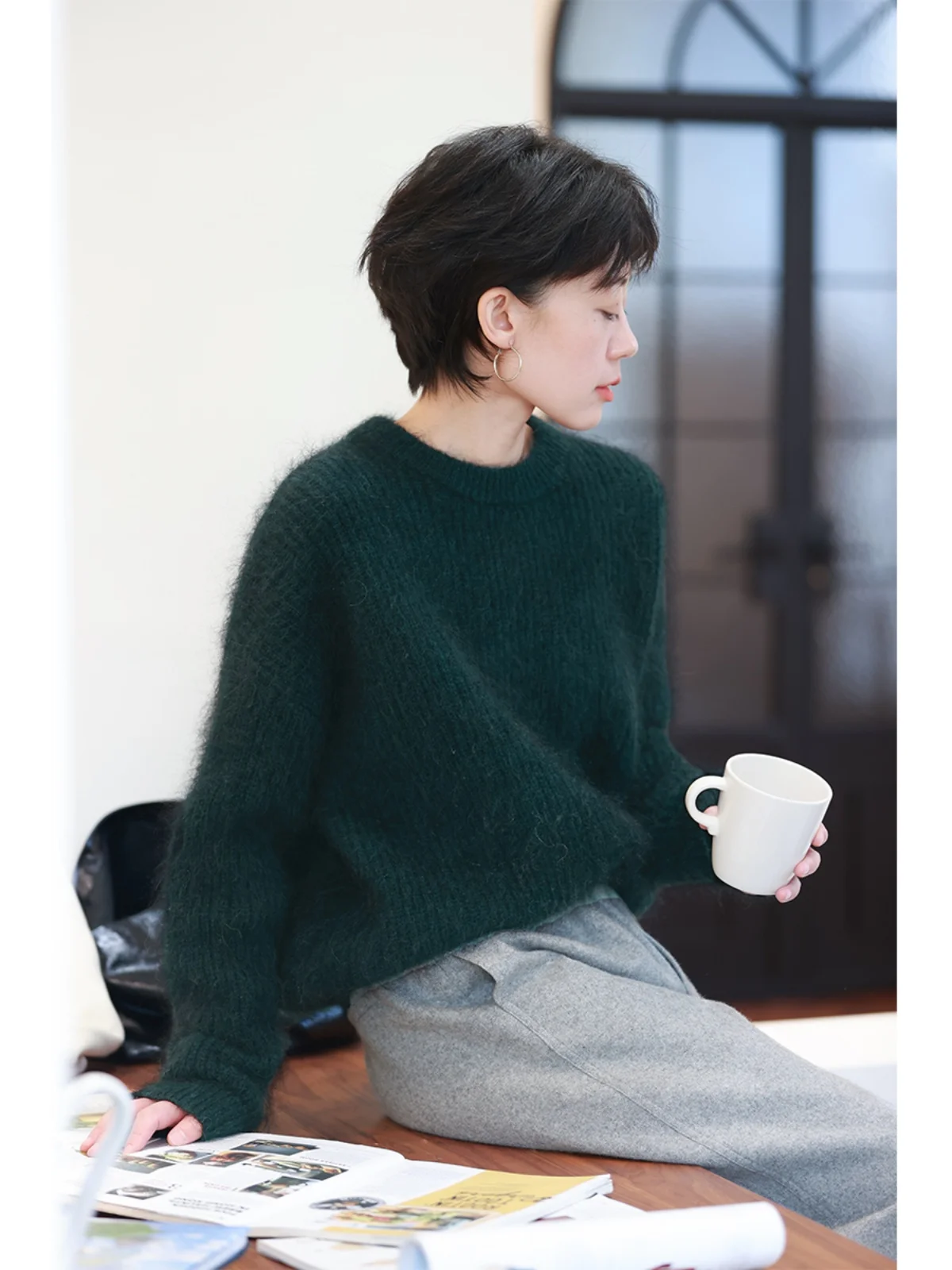 ママコーデの基本スタイルとは？オーバーサイズウールモヘアニットの実際の着こなし法