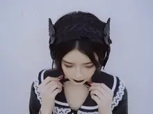 カチューシャ レース 黒羽根 ゴシック ブラック ハロウィン 甘ロリ ヘアアクセサリー