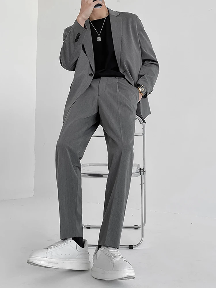 160cm～180cmの男性が夏に着るべきカジュアルスーツは？「叙克」の春夏用ジャケットが解決する