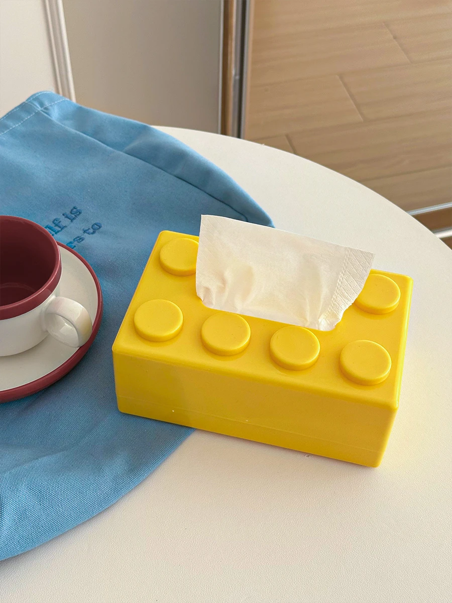 ミニマリストの部屋に差し込む、一瞬で明るくなるインテリア小物は？