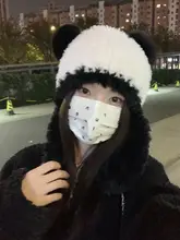 可愛らしいパンダ耳のふわふわ毛糸帽子【秋冬用・保温・耳カバー】