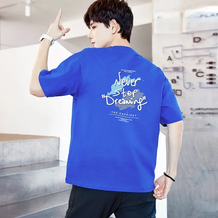 クライナーブルーの半袖Tシャツ【コットン製・高級感・メンズ用】