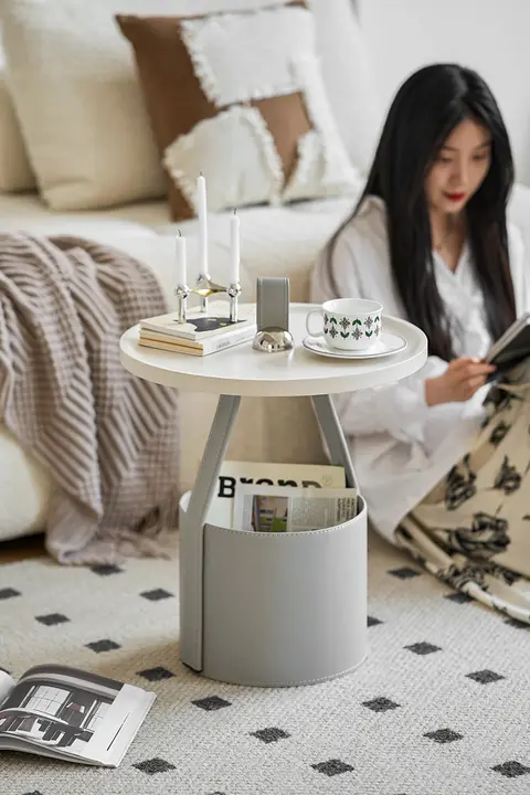 クリームカラーのソファ横ミニテーブル【イタリアンスタイル・サドルレザー・丸型・コンパクト】