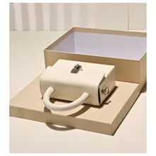 小型レザー手提げバッグ【デザイン性高い・通勤・肩掛け・斜め掛け対応】