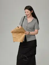Vネックのボタン付きデザインTシャツ【夏用・短袖・大きいサイズ】