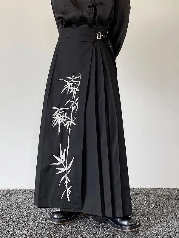秋の日常に溶け込む、刺繍が光るスカートはどんなもの？