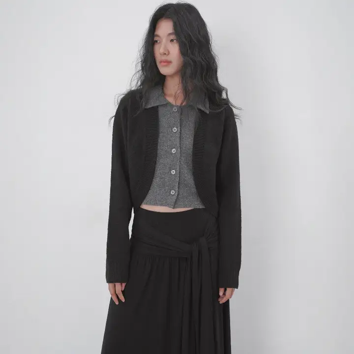 黒のニットカーディガン【レイヤード風・体型カバー・秋用】（セットアップ対応）
