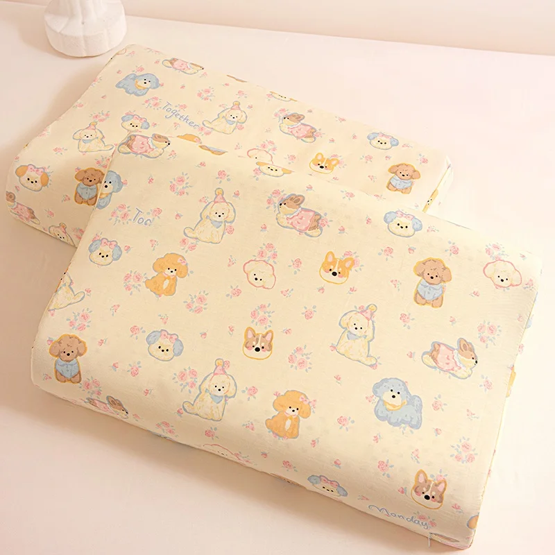 かわいいデザインのクッションイラストスタイルと全棉ラテックスカバーの実用性