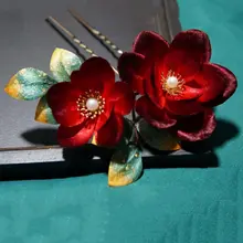 手作りの紅色山茶花ヘアピン【新中式・ウェディング用・髪飾り】