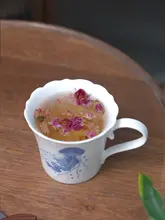 手描き青花水母デザインの陶器マグカップ【高級感のあるフラワーカット・牛乳用】