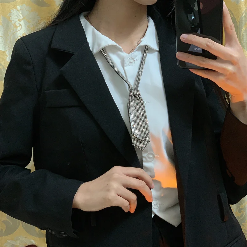 制服ネックレスを選ぶときに迷うのは、どんなデザインか？