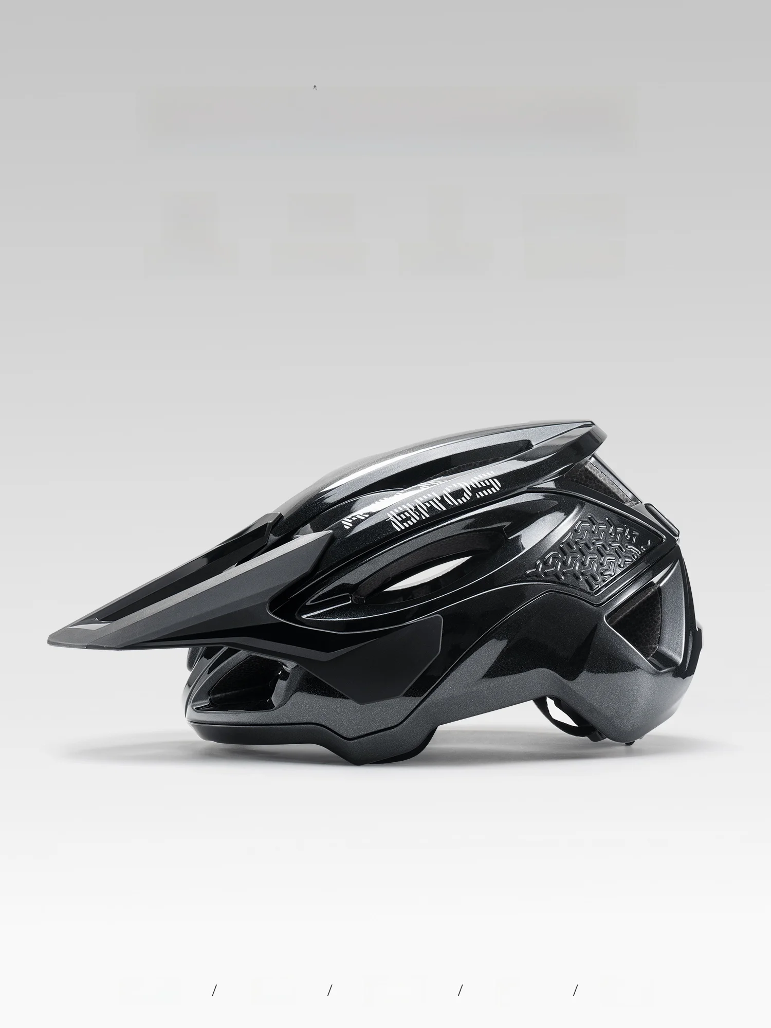 自転車ヘルメット かっこいい おすすめは？安全性とファッションのバランスを取った選択肢とは