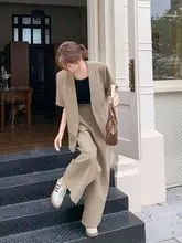 カーキ色のスタイリッシュなジャケットとパンツの2点セット【春秋用・ビジネスカジュアル】（セットアップ対応）