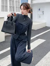 洗練された大人の春秋コーデ！ネイビー格子柄ノースリーブトップス＆ワイドパンツ（セットアップ対応）