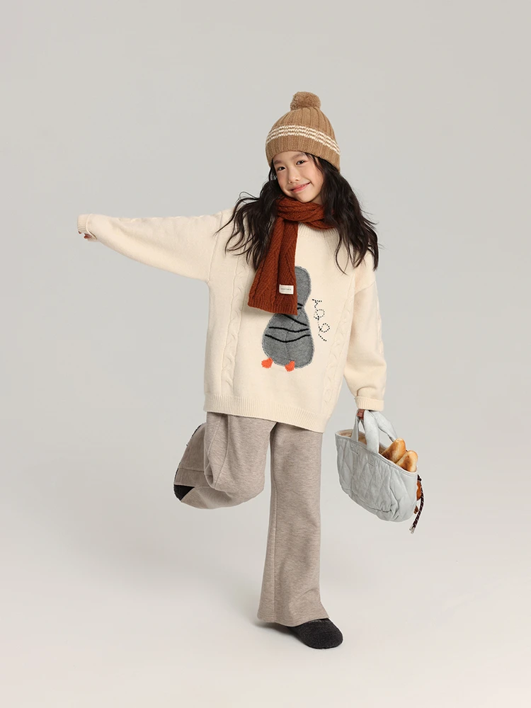 女の子用冬のファッションパンツ【開きデザイン・フレアスタイル】（セットアップ対応）：フェミニンで着心地の良い長めの微喇パンツ