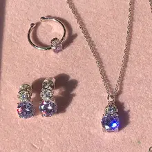 アフリカンデイジーの花のネックレス【オリジナルデザイン・キュービックジルコニア使用・鎖骨にぴったり】