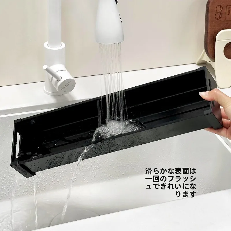 スライド式収納ボックスはキッチン引き出しに設置しやすく、カトラリーの取り分けが可能なシンプルな収納解決策