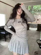 透け感のあるフィット感抜群の長袖UVカットTシャツ【秋用・ハイウエスト・フリル付きAラインスカート】（セットアップ対応）