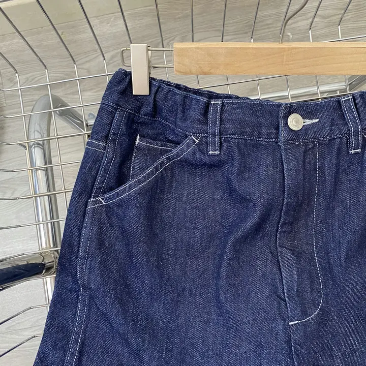 春コーデの基本アイテムとしてのハイウエストデニムワイドパンツ