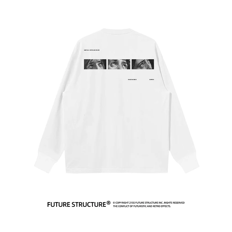 秋冬用のゆったりとした長袖Tシャツ：横から着る際のスタイリングと機能性の実証