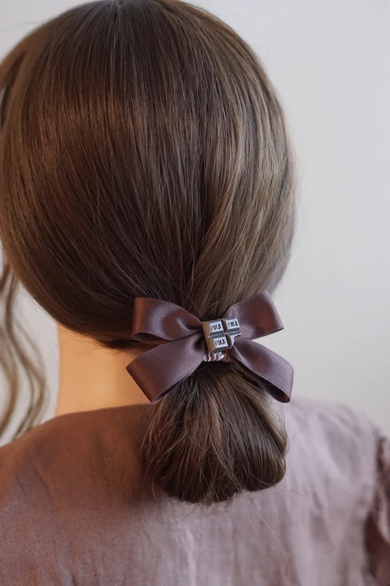 チョコレート色のリボンヘアゴム：日系スタイルの秋冬用手作りヘアアクセサリー