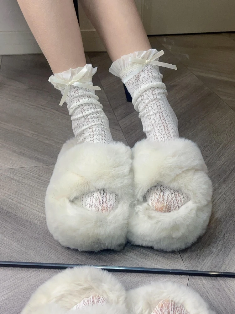 つなぎ レディース かわいい どう選ぶ？春の訪れを意識した1本の靴下が、日常の「つなぎ」を変える
