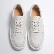 スタイリッシュなカジュアルシューズ【本革・快適・ローカット・ホワイト】