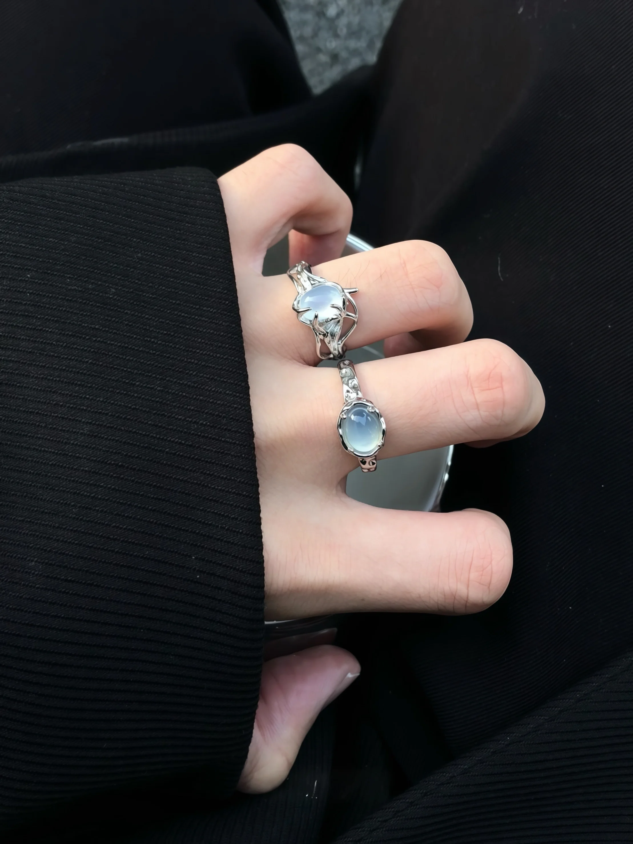 白月光シリーズ リング：アシンメトリーデザインでシンプルな日常に差し込む女性向けアクセサリー