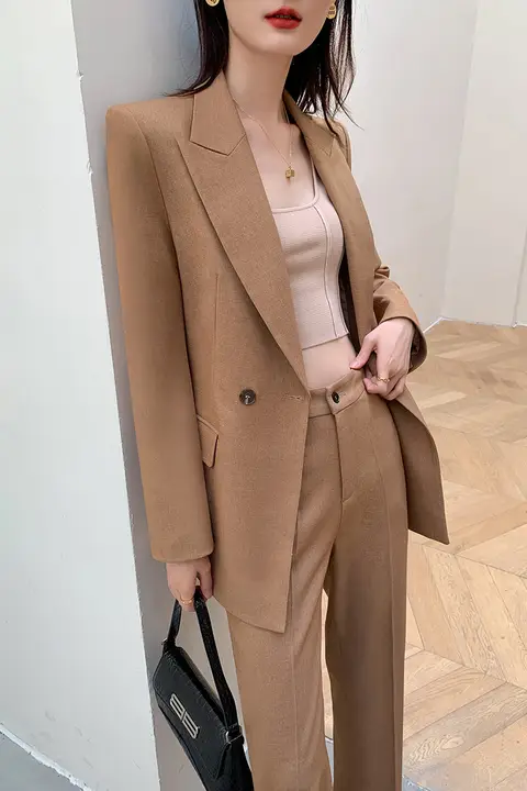 高級感ある女性用スーツ【秋冬用・カジュアルデザイン・上品なスタイル】（セットアップ対応）