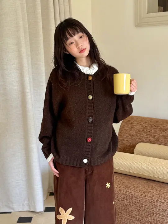 レトロデザインのボタン付きニットカーディガン【ゆったりしたセーター・ラウンドネック】