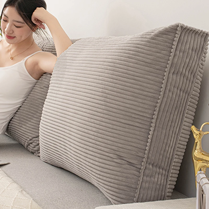 寝室用快眠クッションを選ぶべき理由は？シンプルなベッドサイドクッションがもたらす、日常の小さな幸せ