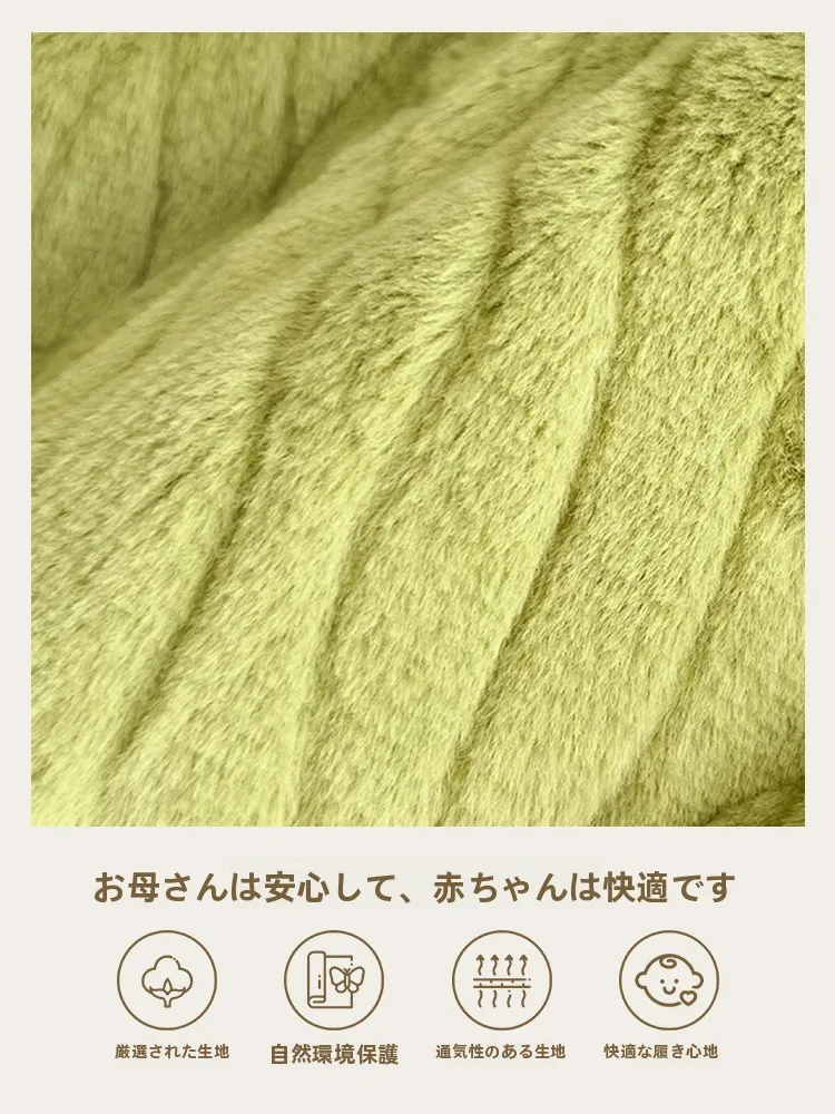 赤ちゃん用冬の外出服：モコモコフードデザインで防風性と保温性を実現