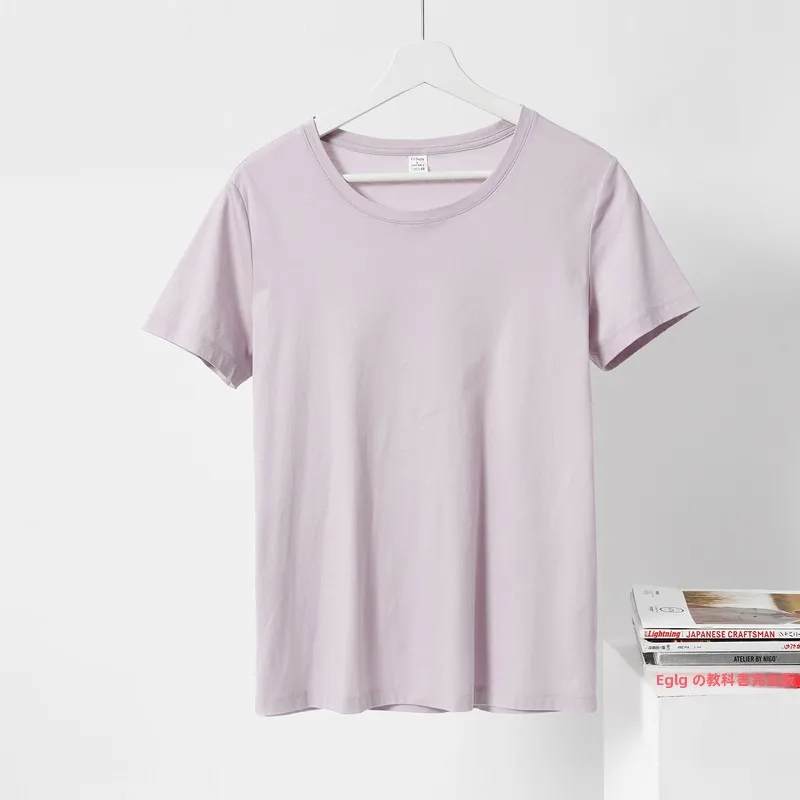 淡い紫色のコットンTシャツを選ぶべき理由は？夏の日常に溶け込むような1枚
