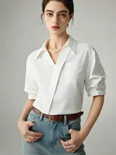 フレンチデザインのVネックショートスリーブブラウス【女性用・夏向け・上品な印象】