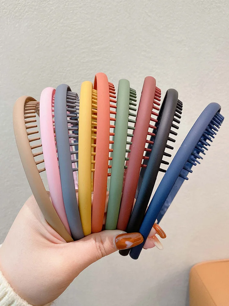 前髪斜め分けに合うヘアバンドは？高級感と防滑性が融合した1品が今注目