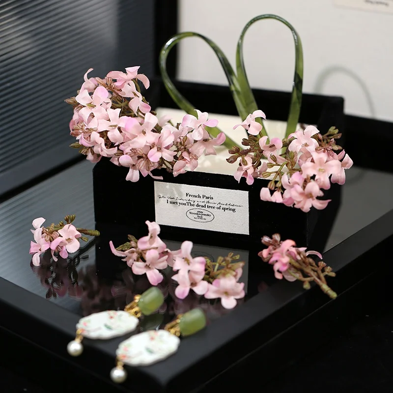 花嫁の花飾りは、本当に必要なのか？