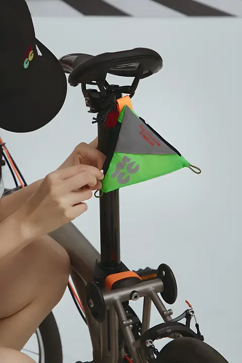 theMADHATcherMCC 自転車用三角バック【リアパック・斜めがけ・しっかり収納】