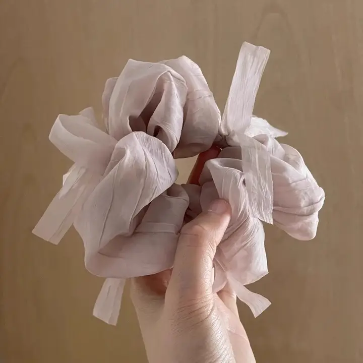 優雅なバレリーナ風のチュールリボンヘアゴム【低彩度・韓国スタイル】