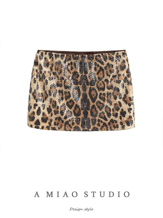 目を引くデザインのレオパード柄ミニスカート【スパンコール・春夏用・ローウエスト】