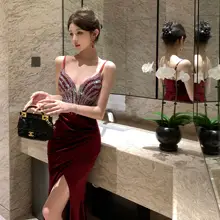 艶やかな金糸ベルベットのセクシーな低胸キャミソールドレス【夜のお出かけに最適】