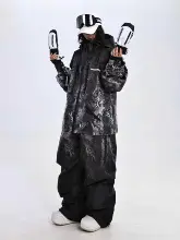 緑の鱗模様のグラデーションアウトドアスキーウェア【防風・防水・保温仕様】（セットアップ対応）