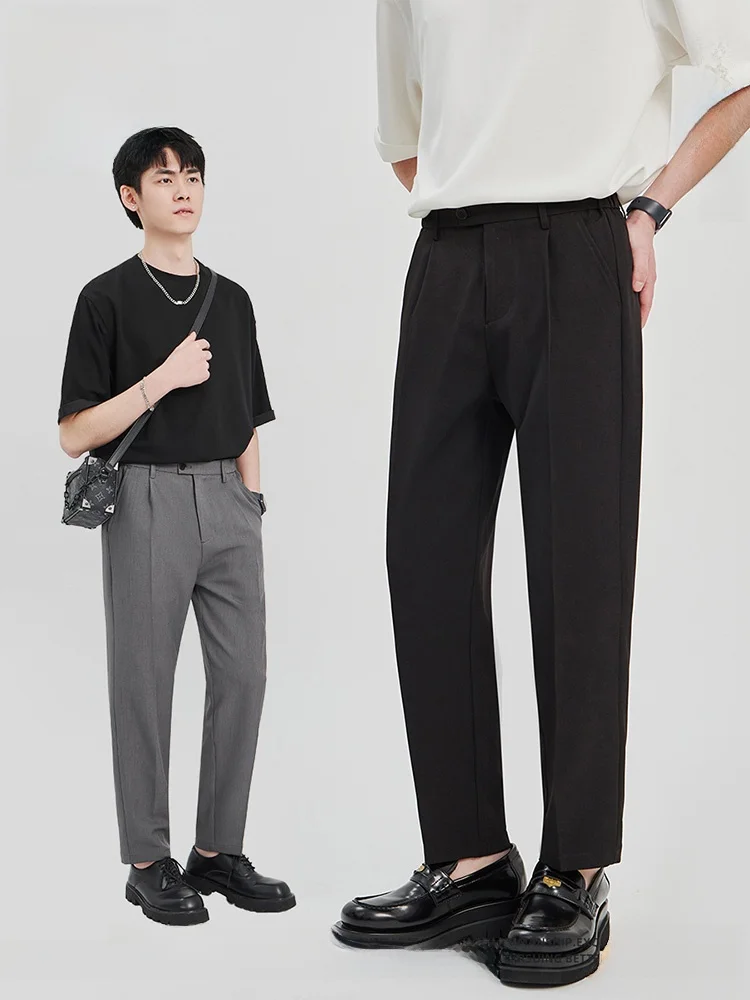 春の通勤スタイルに悩む男性、どうやってパンツを選ぶべきか？