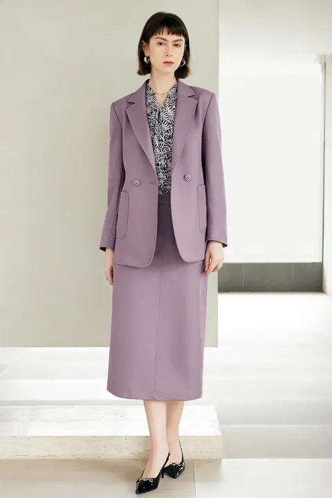シンプルで魅力的な春用女性用スーツジャケットとミディスカート【２点コーディネート・大人の魅力】（セットアップ対応）